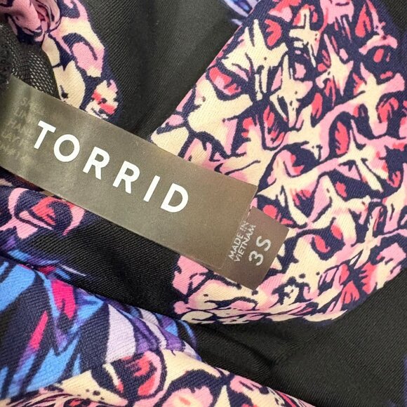 Torrid Womens Pineapple Lilac Purple Print One-Piece Swimsuit 3S - Picture 4 of 5